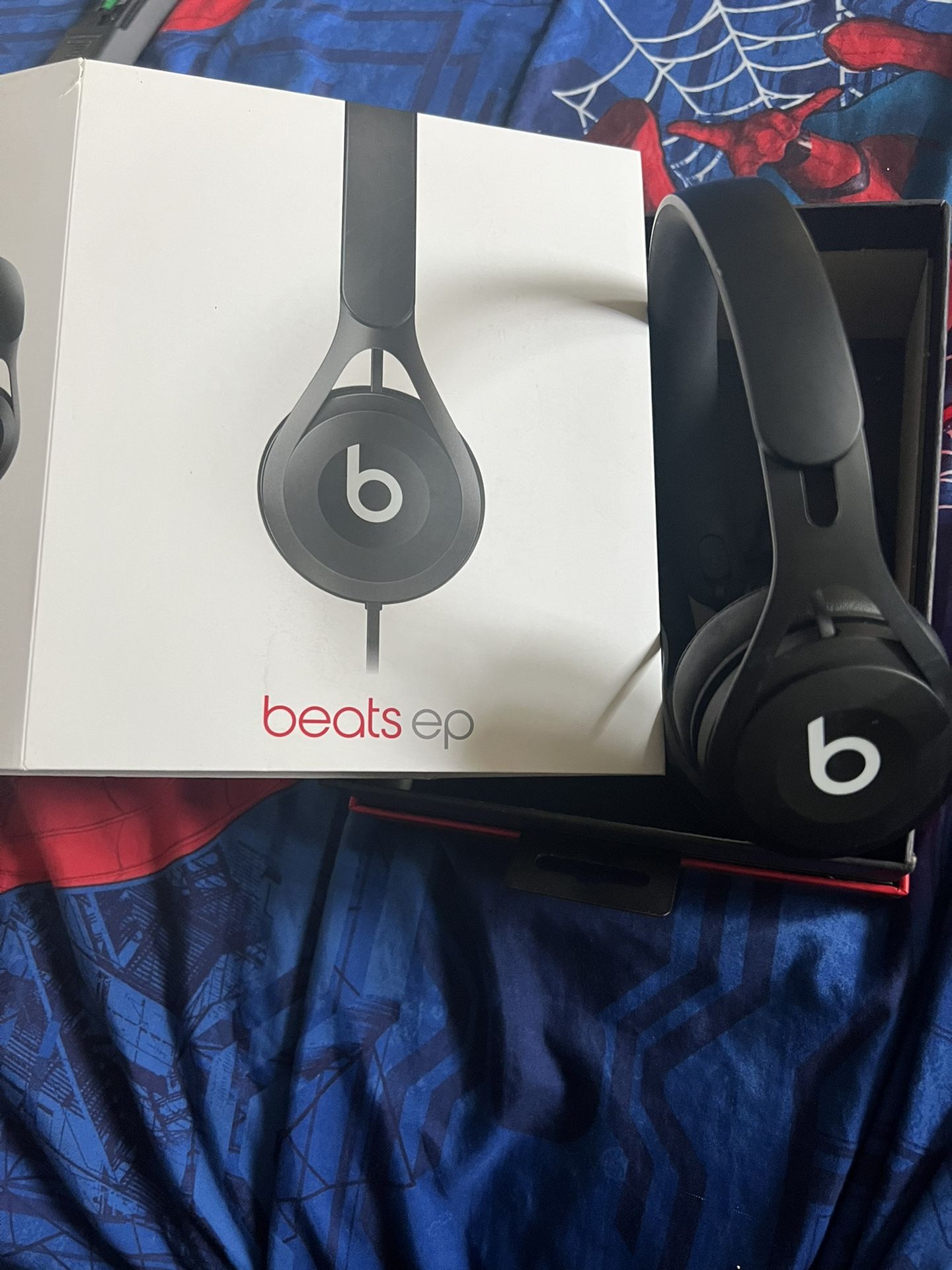 Dre Beats Wired Brand New Basically Don’t Use Them.