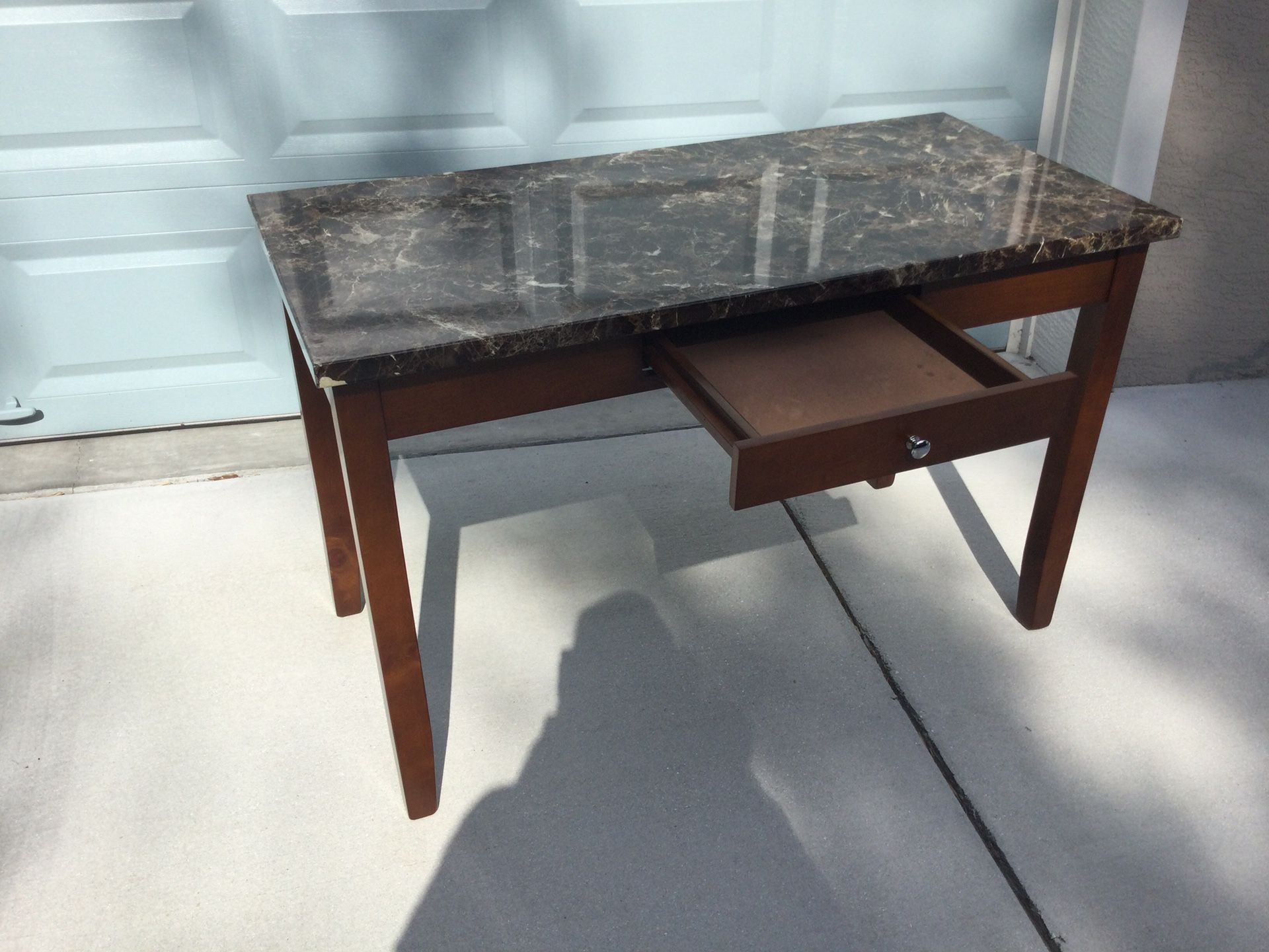 Desk.