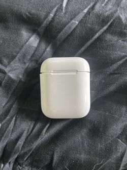 Apple AirPods (Fully Functional – Case Has Cosmetic Damage)