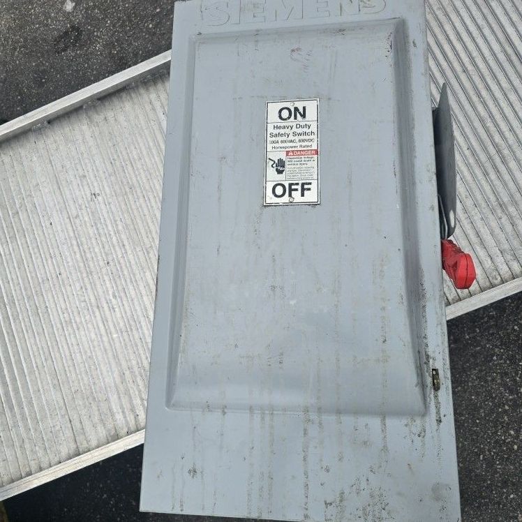 Siemens 600V Safety Box