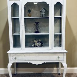 Beautiful Solid Wood Antique Farmhouse China Cabinet 