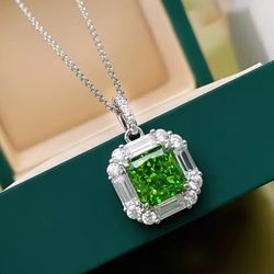 925 Sterling Silver Brilliant Green Cubic Zirconium Pendant Necklace  [PEN252]