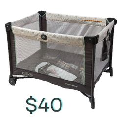 Pack 'n Play Portable Playard w/Bassinet & Changing Station. 