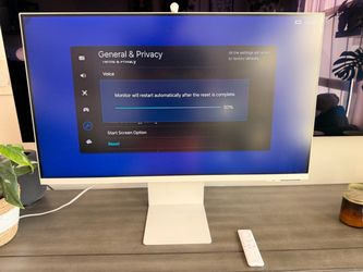 Samsung M8 32” Smart Monitor & TV