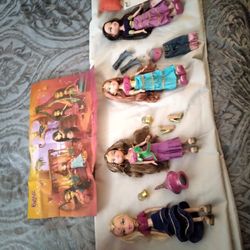 Bratz Genie 4 Doll's And Large Pink Bottle With Accessories 