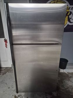 Kenmore Refrigerator ( Local Delivery Available )