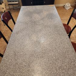 Dining Room Table & Chairs 