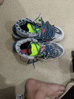 Nike Kybrid Men's "What the Neon Used Men Size 10