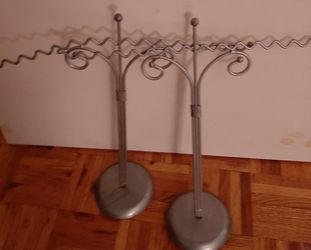 Necklace stand