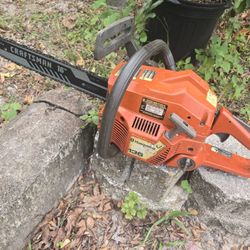 Husqvarna 136  Chain Saw 