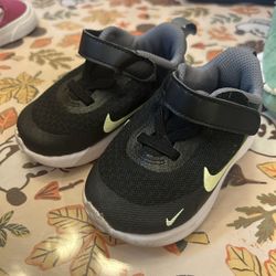 Nike Toddler Shoe 4c