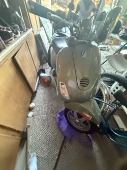 2011 lxv Vespa