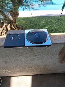 DJ Hero Turntable Controller