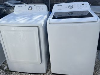Samsung washing machine set in very good condition, working perfectly. Size 27