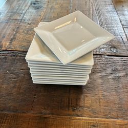 WHITE SQUARE APPETIZER PLATES