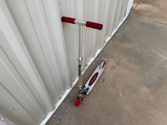 Razor A3 Folding Kick Scooter – Red/Silver – Adjustable Handlebar