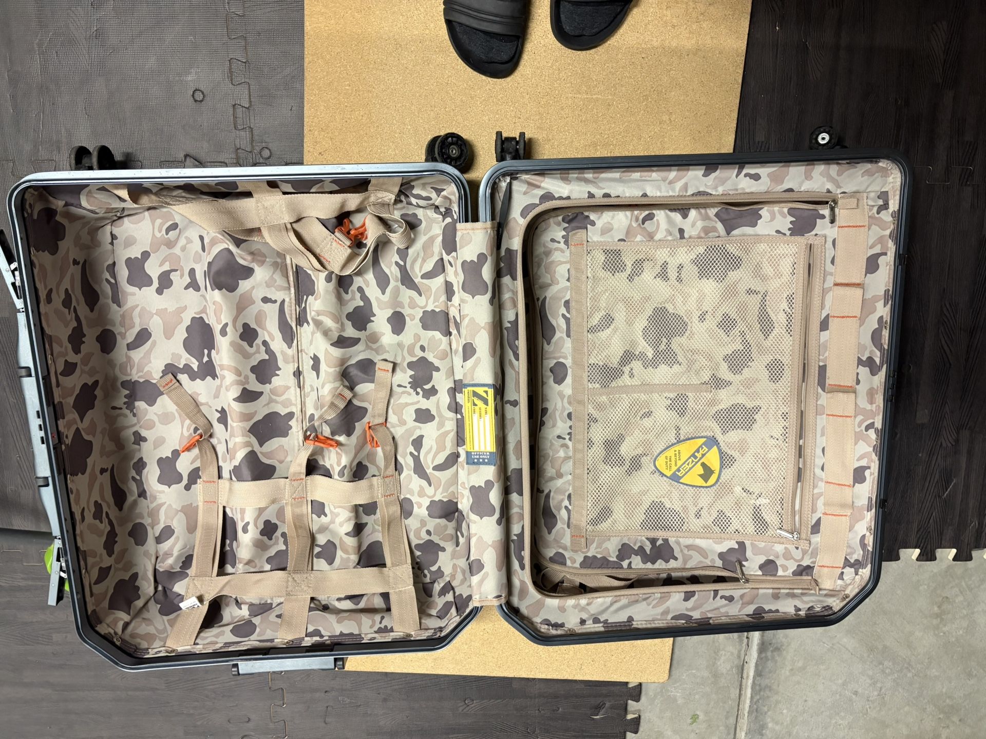 Mendoza Military Suitcase