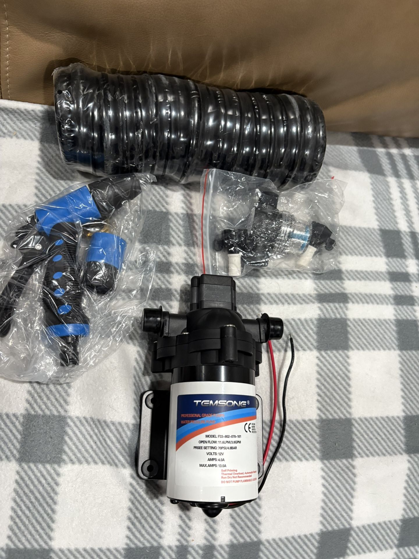 Washdown Pump Kit 12V 3.0 GPM 70 Psi Water Pressure Pump With Spray Nozzle