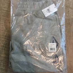 NEW Volcom Boy’s Large Roundabout Fleece Shorts