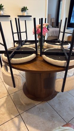 Comedor de 4 o 6 puestos con 4 sillas includas