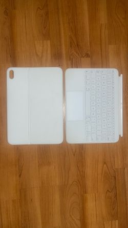 10th Generation Apple iPad Magic Keyboard