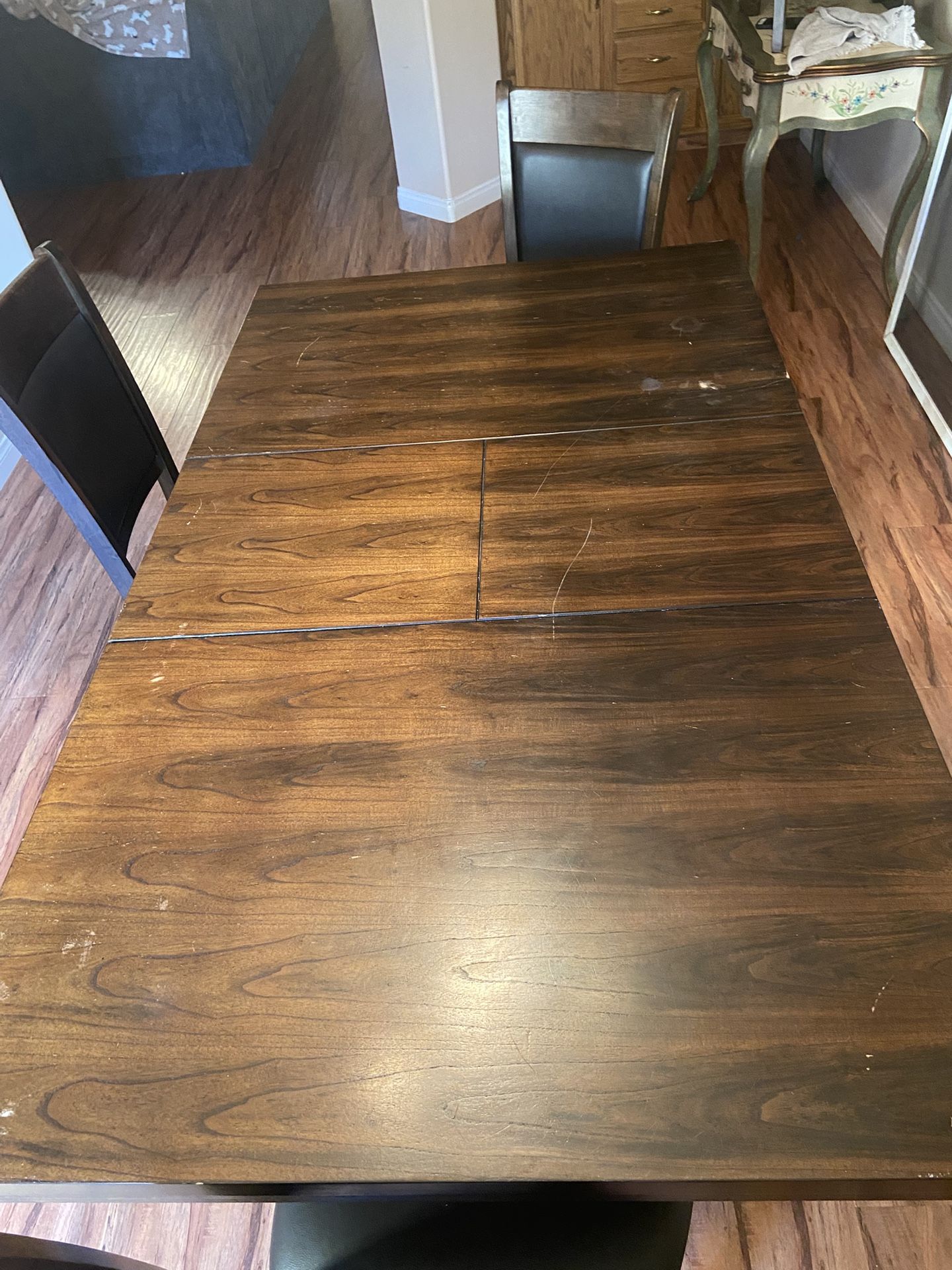 Dining Table & Chairs