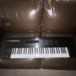 Roland S-50 Digital Sampling Keyboard (Sampler)