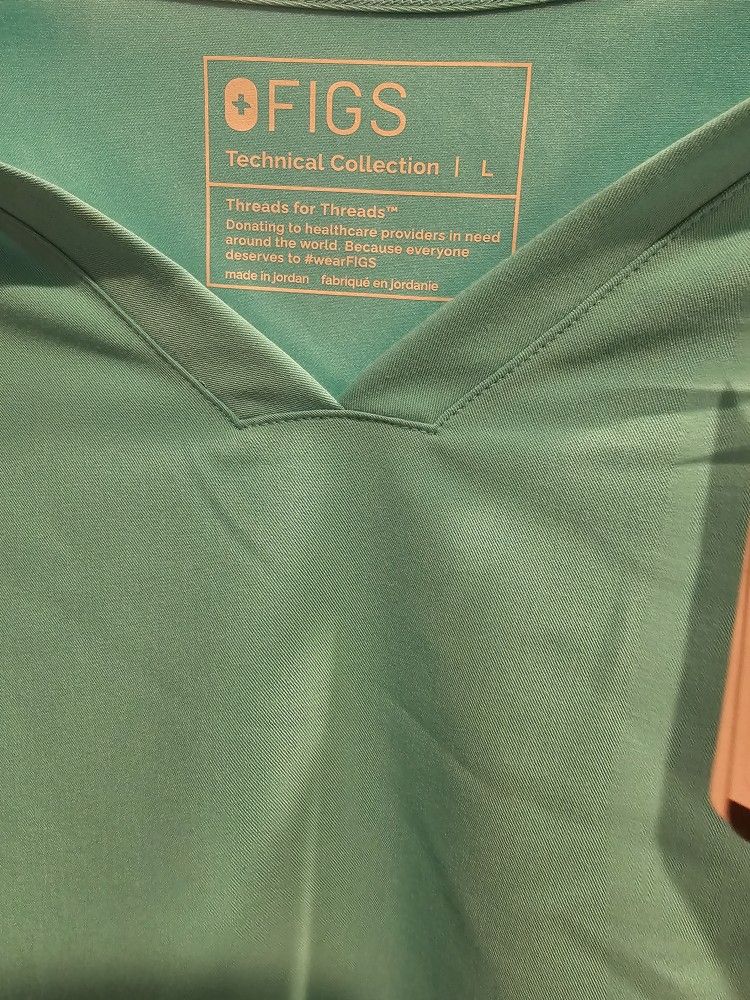 Scrubs - Figs NEW Never Worn With Tags