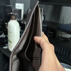 Men’s Brown Leather Bifold Wallet – Like New