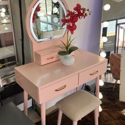 Small Pink Vanity Set Stool Included Lights On Mirror 