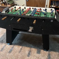 Foosball Table full size sturdy fully functioning