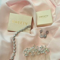 Bridal Accessories/ Jewelry /Hair Comb / Shoes 