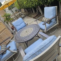 5 Pc Patio Set/4 Swivel Chairs,and Coffee Table/outdoor Furniture/Cash Only 