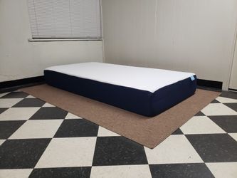 Twin size mattress - can DELIVER almost anywhere for $20 extra - gently used and in LIKE NEW condition 😍