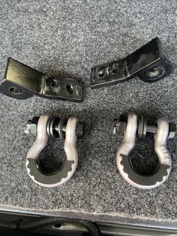 Front shackle kit.