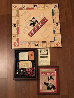 Monopoly 2009 Wooden Bookshelf Boardgame