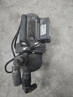 Water or DEF jet pump.