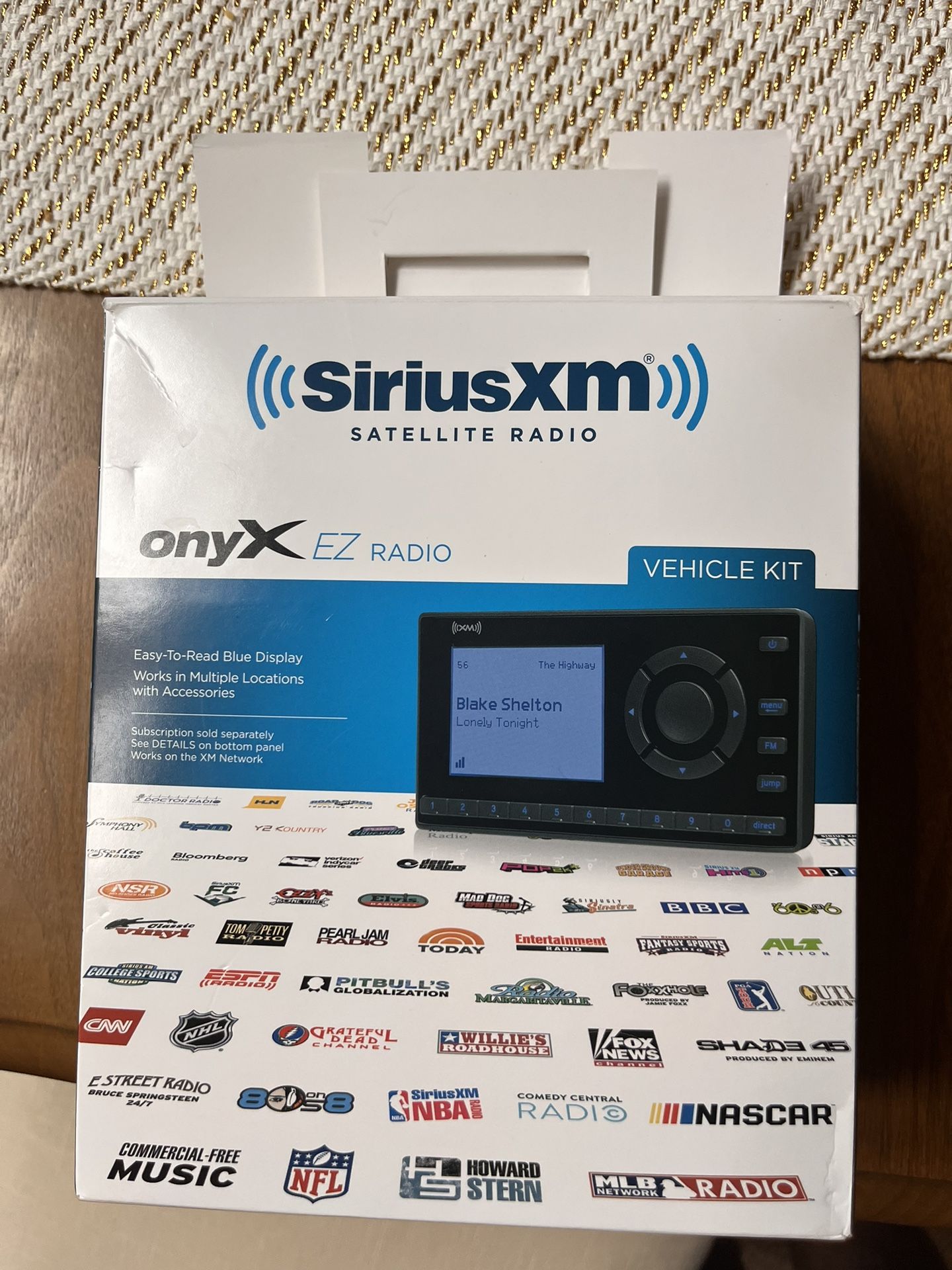SiriusXM XEZ1V1 Onyx EZ Satellite Radio with Vehicle Kit - Black