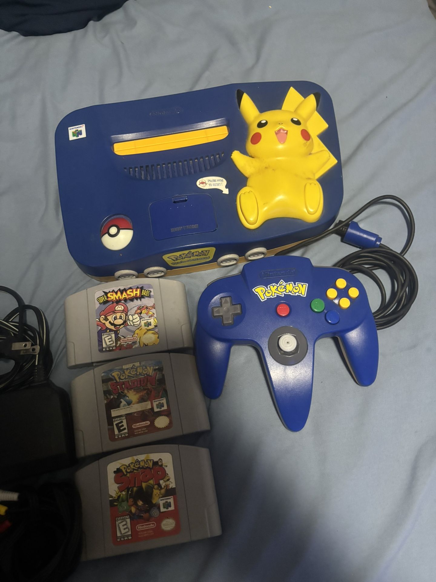 Nintendo 64 Pikachu With 3 Games Classic Smash, Pokemon Snap & Stadium. + Cables 1 Controller 