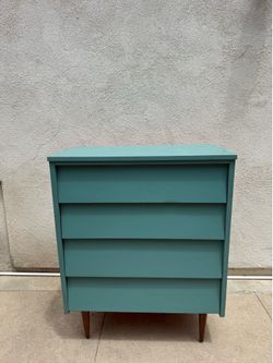 *CASH ONLY* mid century modern 4 drawer dresser