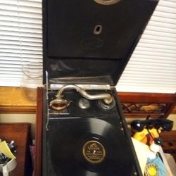 Vintage Portable Grama phone. Majestrola Brand ,Made In Germany.