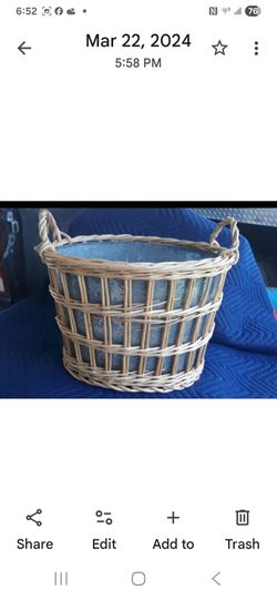 Basket with tin