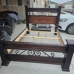 Queen Size bed w/ extra reinforcement (Solid Wood)