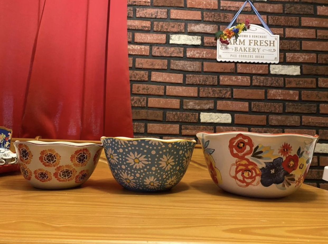 Pioneer Woman Lot Need Gone Asap 