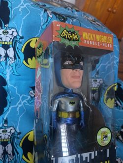 Funko Batman 1966 Wacky Wobbler Bobblehead Only 480 Also Autographed By Creator Of Funko