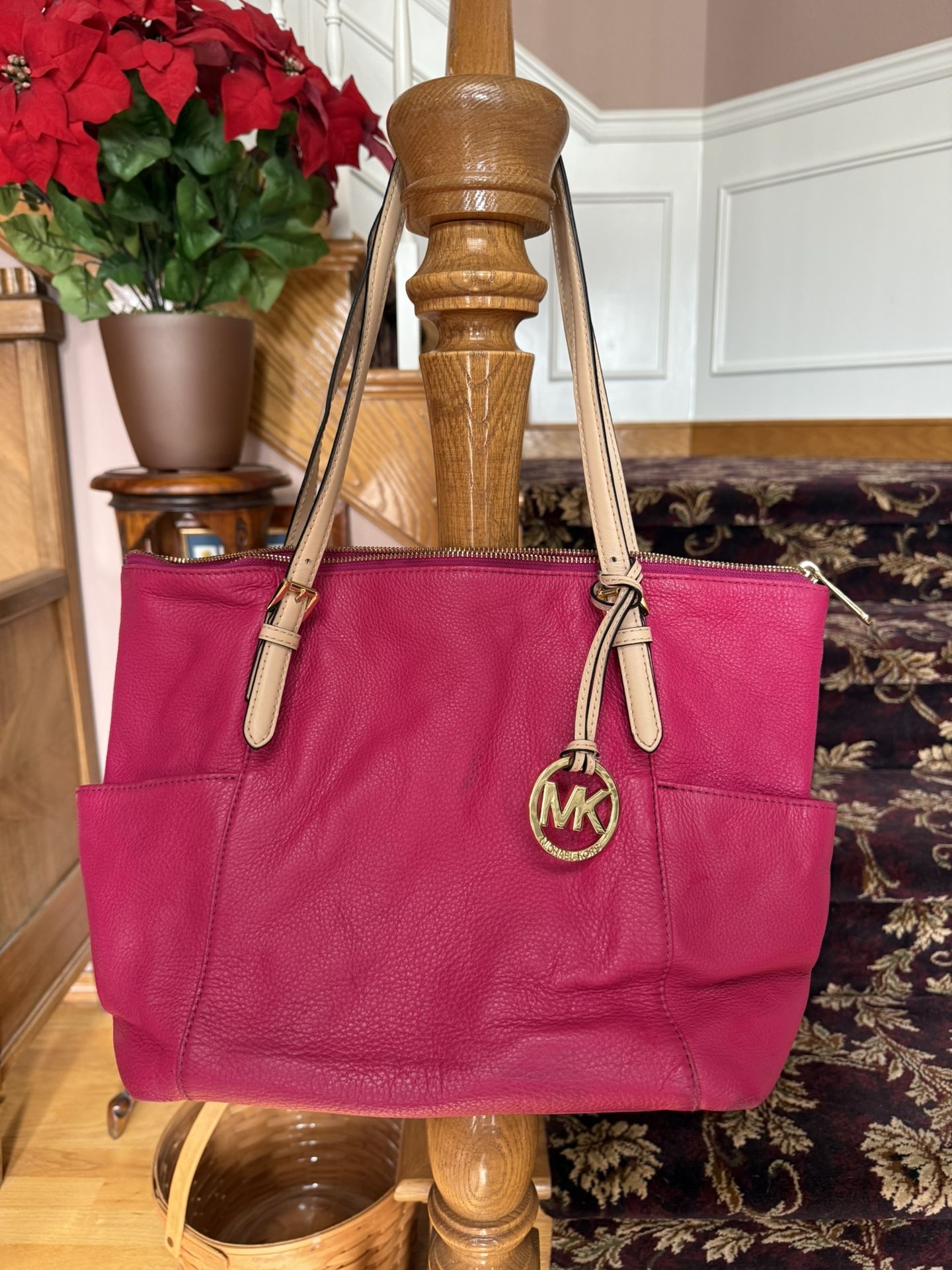 Michael Kors Leather Purse!