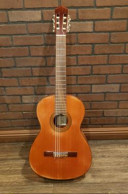 Aria AC-25 Concert Classical Guitar