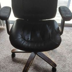 Comfy & broad Office Chair