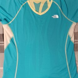  North face women's workout short sleeve shirt size large brand new