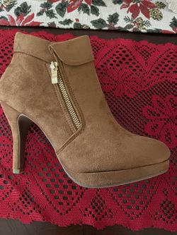 New Suede Tan Booties Boots Size 9